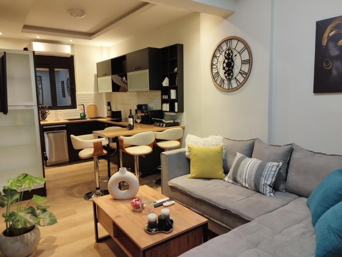 Luxurious Apartment In The Heart Of Town ! Loutráki Buitenkant foto