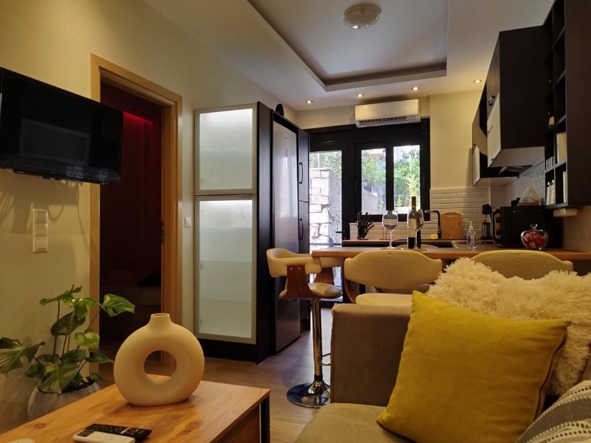 Luxurious Apartment In The Heart Of Town ! Loutráki Buitenkant foto