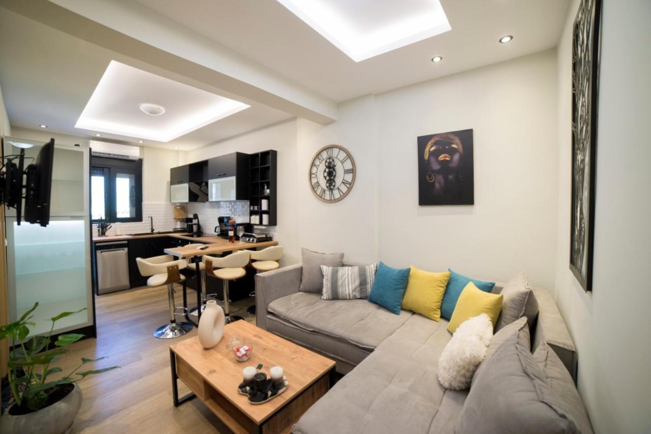Luxurious Apartment In The Heart Of Town ! Loutráki Buitenkant foto