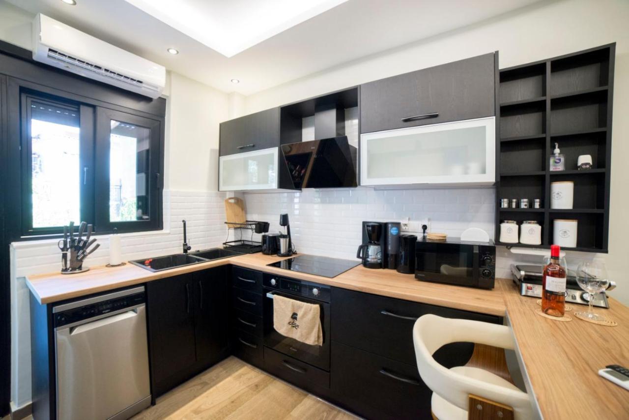 Luxurious Apartment In The Heart Of Town ! Loutráki Buitenkant foto