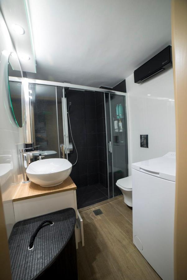 Luxurious Apartment In The Heart Of Town ! Loutráki Buitenkant foto